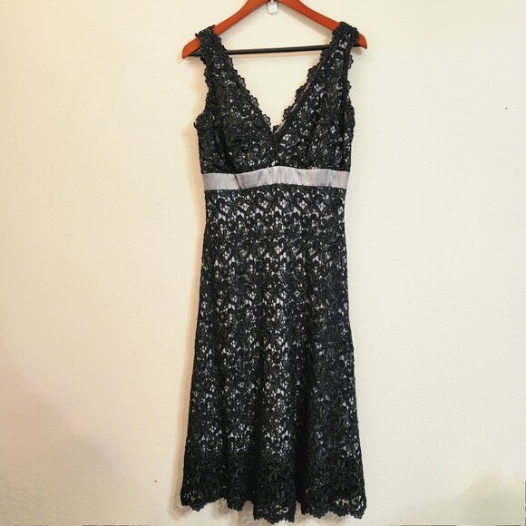 TADASHI SHOJI COLLECTION Black Lace Gray Lined Evening Dress Women 10 Stunning - Picture 1 of 12